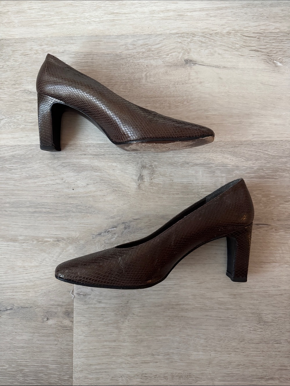Stuart weitzman  Classic Brown Leather snake skin pump vintage